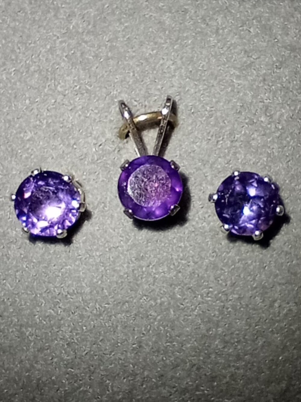 1.37ctw Genuine Amethyst Earring & Pendant Set in 925 Sterling Silver